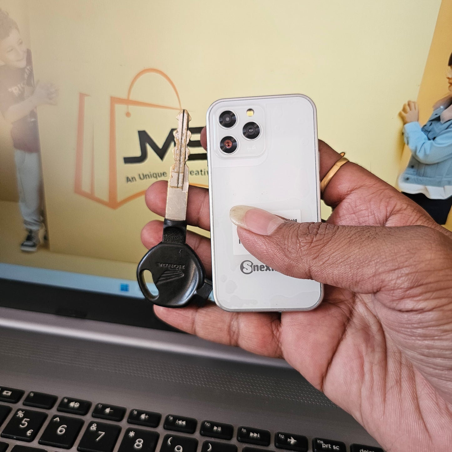 Snexian Bold T150 Mini Smartphone