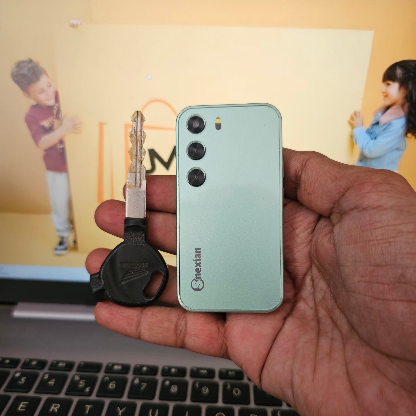 Snexian Bold T240 Mini Smartphone